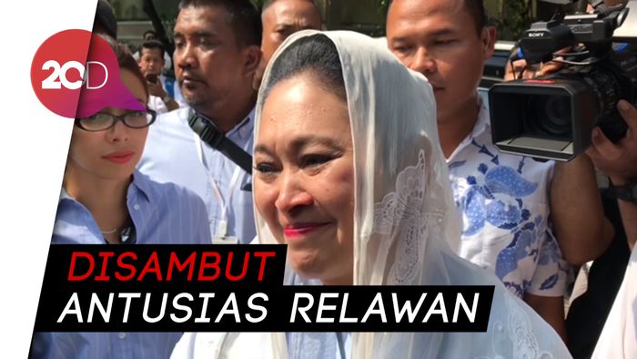 Tiba di Rumah Prabowo, Titiek Soeharto Diteriaki Ibu Negara