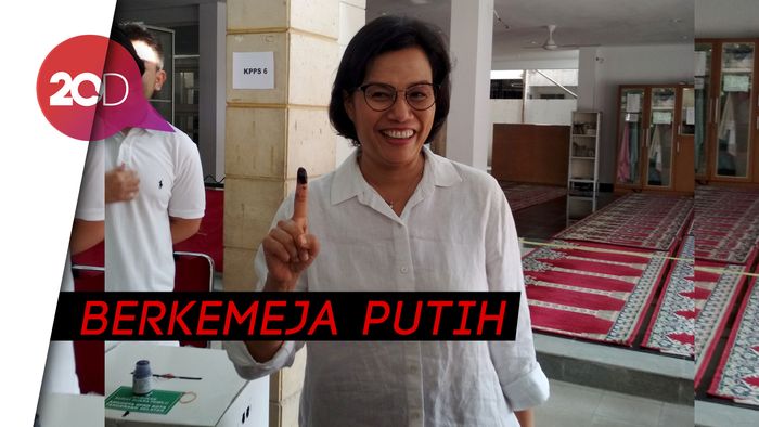 Usai Nyoblos, Sri Mulyani Pamer Telunjuk Bertinta