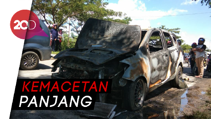 Mobil Guru SD Terbakar di Sulsel Usai Isi Bensin