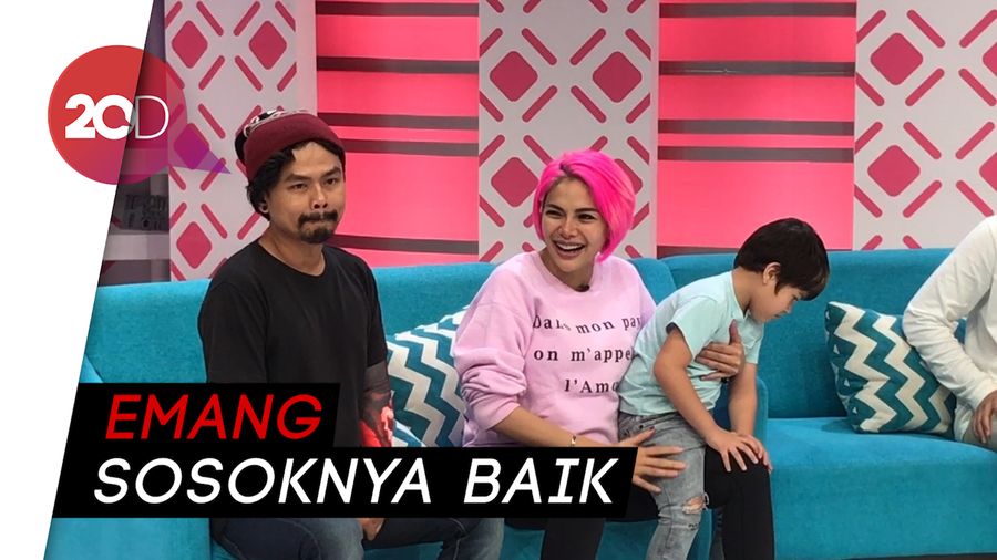 Nyoblos Jokowi, Nikita Mirzani Pernah Jadi Timsesnya