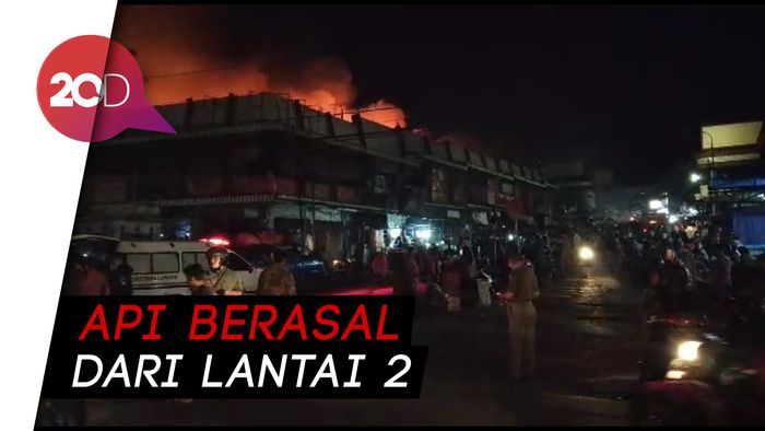 Pasar Lawang Malang Diamuk Si Jago Merah 