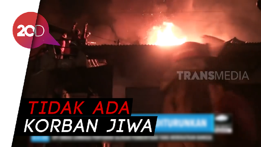 Ratusan Kios di Pasar Lawang Malang Ludes Terbakar