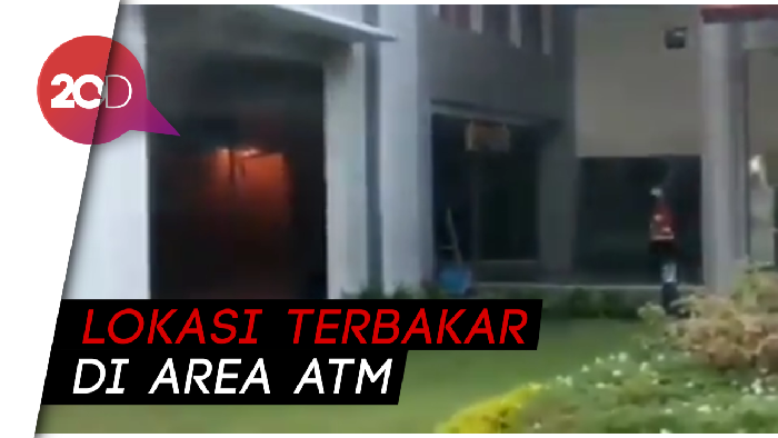 Terminal Keberangkatan Domestik Bandara Ngurah Rai Terbakar