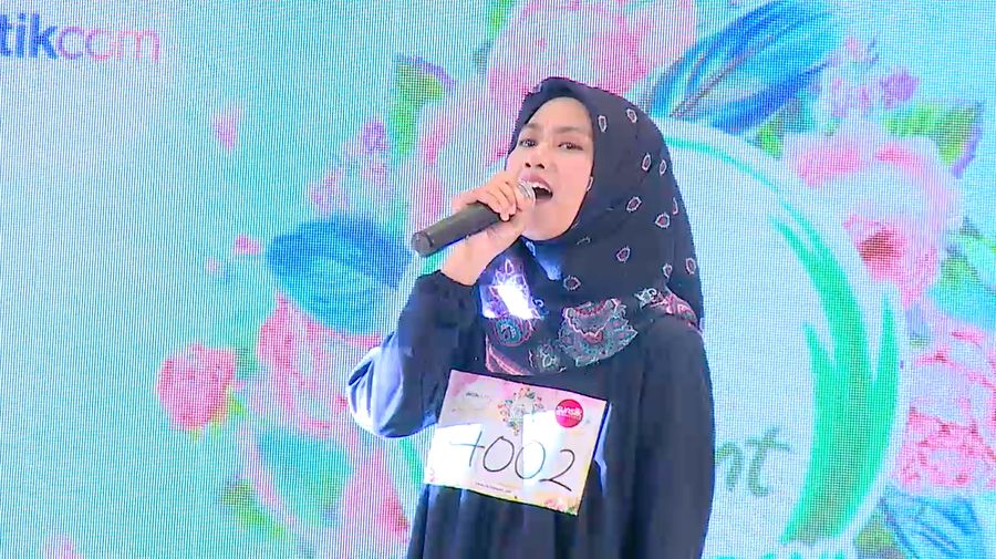 Nyanyian Minang Ala Adhisa - Sunsilk Hijab Hunt 2019 Padang