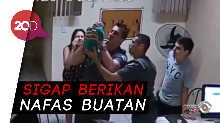 Heroik! Aksi Polisi Selamatkan Bayi 21 Hari yang Tersedak