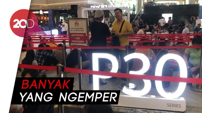 Rela Antre dari Jumat Malam Demi Dapat Huawei P30