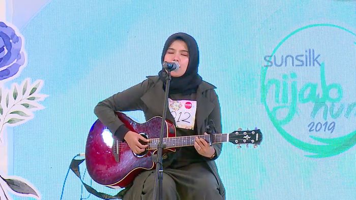 Petikan Gitar dan Suara Merdu Anisa - Sunsilk Hijab Hunt 2019 Padang