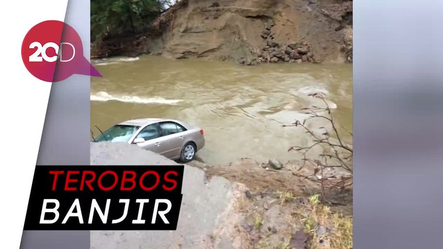 Mobil Tersapu Banjir di Kanada, Pengemudi Wanita Tewas