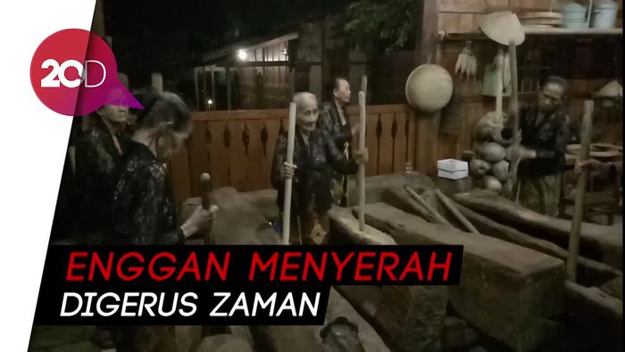 Mereka Kartini Tua, Pemain Gedhokan yang Eksis Hibur Wisatawan