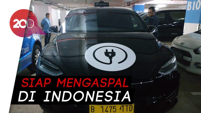 Jaga Bumi, Blue Bird Luncurkan Taksi Listrik 