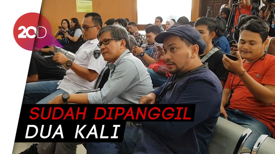 Rocky Gerung dan Tompi Akhirnya Bersaksi di Sidang Ratna Sarumpaet