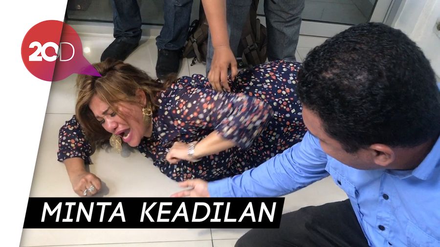 Gugatan Terhadap Elvy Sukaesih Ditolak, Mega Makcik Guling-guling