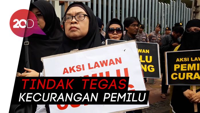 Sejumlah Ormas Gelar Aksi Unjuk Rasa di Bawaslu