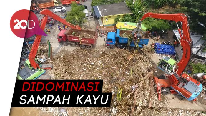 Melihat dari Langit ‘Gunung Sampah’ di Pintu Air Manggarai