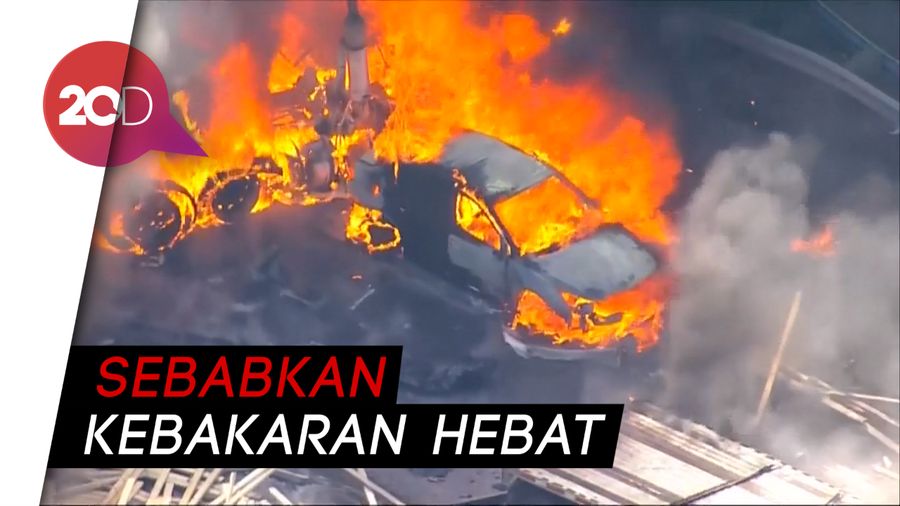 Mengerikan! Tabrakan Beruntun Terekam Kamera