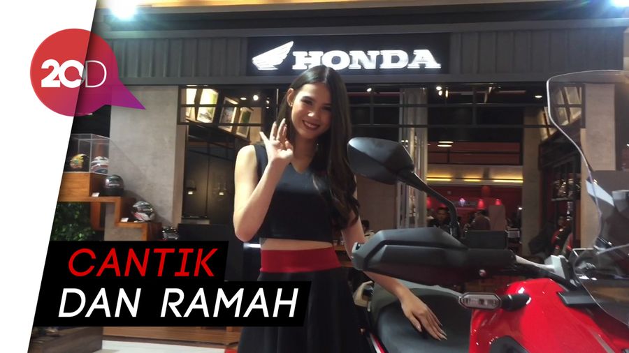 Deretan Para Bidadari yang Bikin Gagal Fokus di IIMS 2019