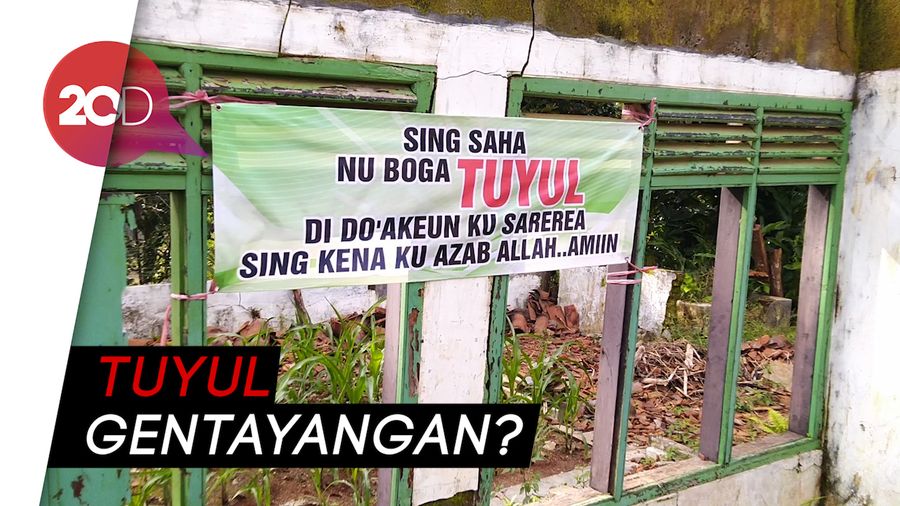Duit Hilang Misterius, Warga Pasang Spanduk ‘Azab bagi Pemilik Tuyul’