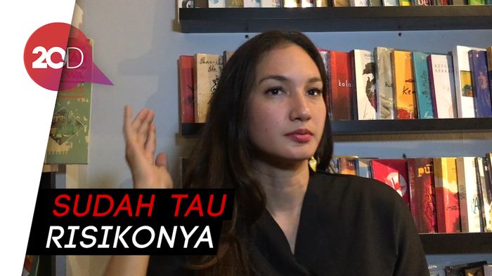 Foto Mesra Bikin Netizen Cemburu, Apa Kata Nadine Chandrawinata?