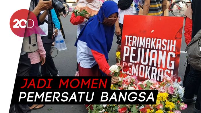 Tabur Bunga di CFD, TKN Milenial Doakan Petugas KPPS yang Gugur