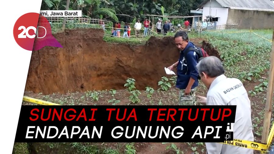 Ahli: Lubang Raksasa Sukabumi Akibat Aliran Sungai Bawah Tanah