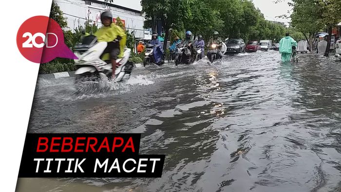 Hujan Deras, 10 Jalan Protokol di Surabaya Kebanjiran