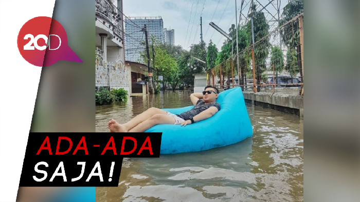 Kelakuan Warga Bekasi Lagi Banjir Bikin Geleng-geleng Kepala