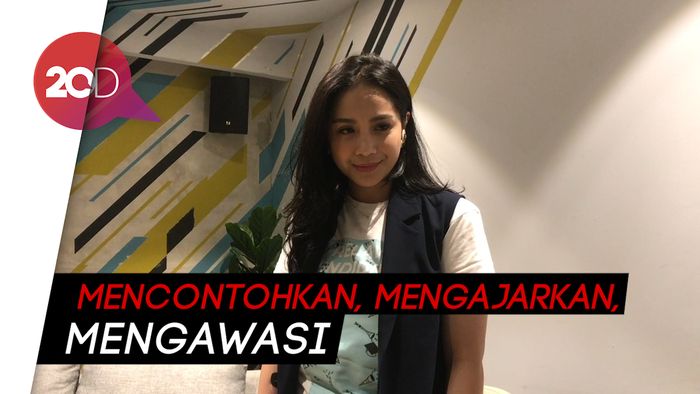 Begini Cara Nagita Slavina Beri Pendidikan Pertama untuk Rafathar