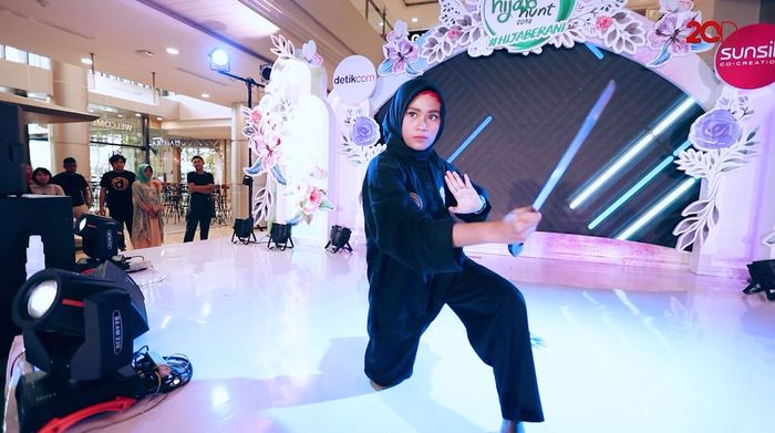 Tak Hanya Lembut, Anggi Buktikan Muslimah Juga Harus Berani!