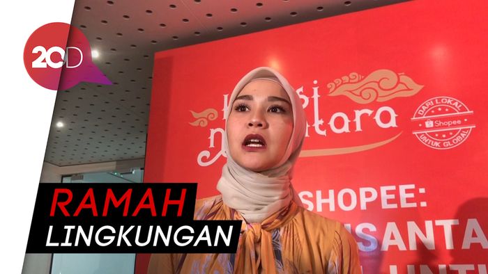 Zaskia Adya Mecca Gunakan Plastik dari Singkong untuk Dagangannya