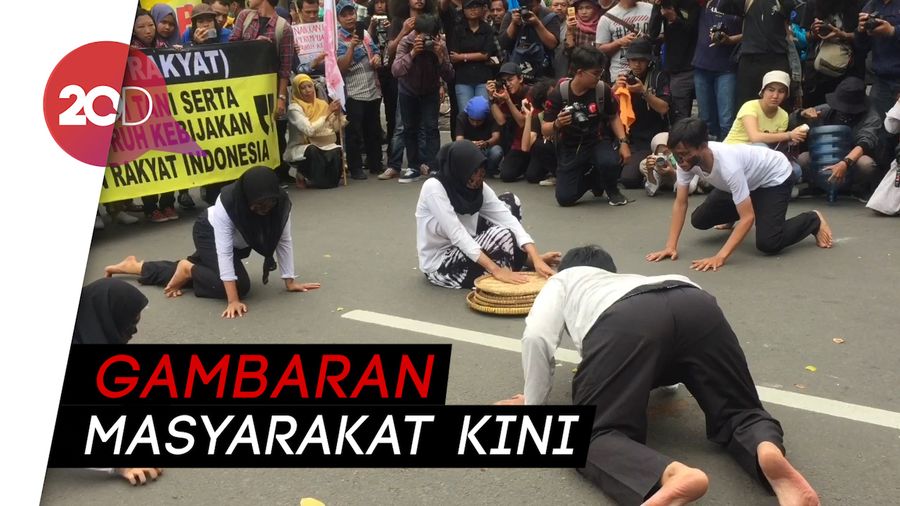 Front Perjuangan Rakyat Sampaikan Pesan Buruh Lewat Aksi Teatrikal