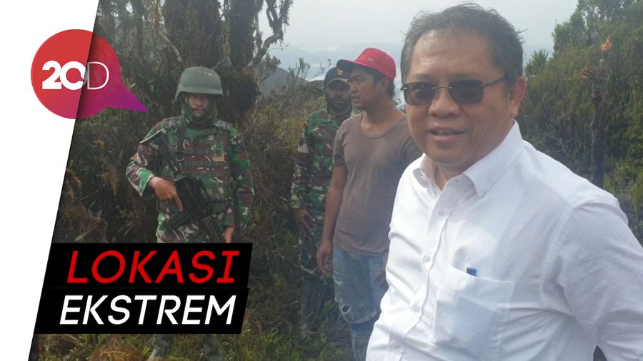 Gunakan Helikopter, Rudiantara Cek Tower di Intan Jaya Papua