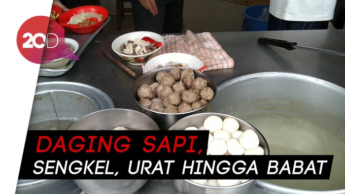 Hangat Nikmat Bakso dengan Aneka Topping yang Melimpah Ruah
