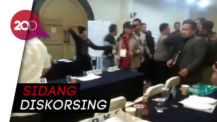 Ribut-ribut Sidang Pleno KPU Cianjur 