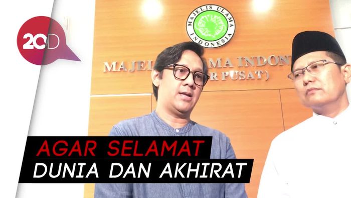 Dengan Suara Bergetar, Andre Taulany Memohon Bimbingan Para Ulama