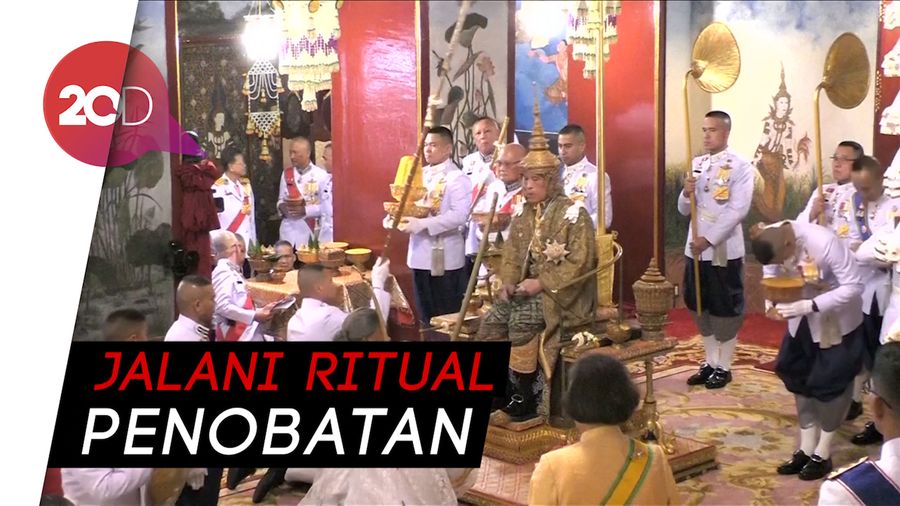  Dilantik, Raja Thailand Maha Vajiralongkorn Kenakan Mahkota 7,3 Kg