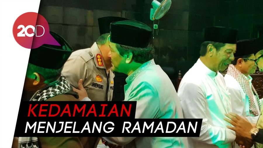 Saat Ulama 01 dan 02 Bersatu dalam Tausiah Bersama Polres Jakbar