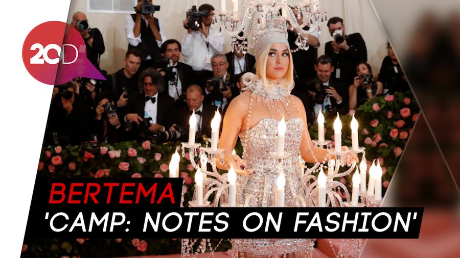 Gaya Black-Pink Lady Gaga hingga Zendaya di Met Gala 2019