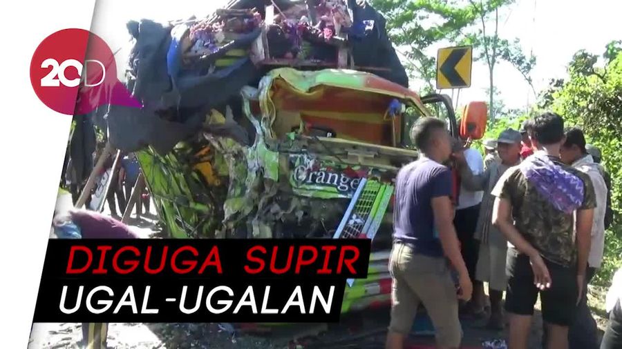 Bus dan Truk Adu Banteng, Sopir Tewas Terjepit