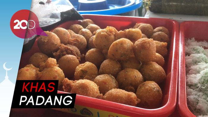 Berburu Sala Lauak di Pasar Takjil Bendungan Hilir