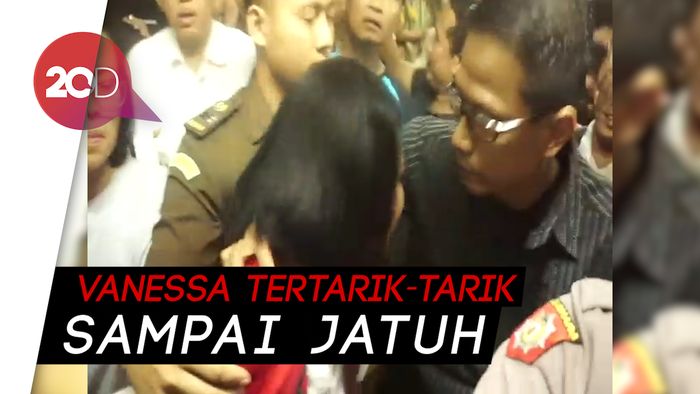 Dramatis! Begini Pertemuan Vanessa Angel dengan Ayahnya