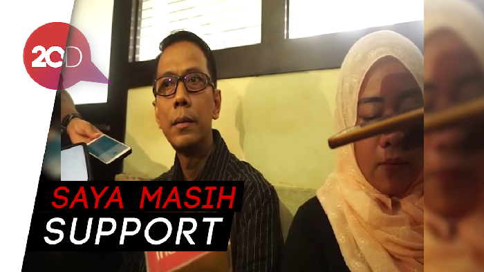 Pertama Kali! Sang Ayah Hadiri Sidang Vanessa Angel