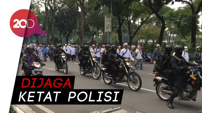 Dikawal Polisi, Massa Pendemo KPU-Bawaslu Long March dari Istiqlal