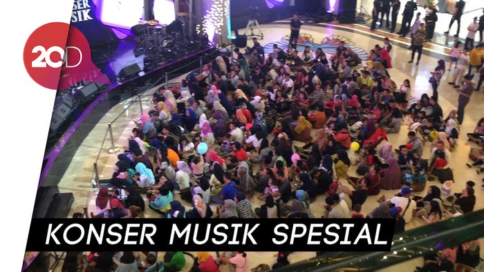 Tak Sabar Tunggu BCL hingga Isyana, Penggemar Ngemper di Depan Panggung