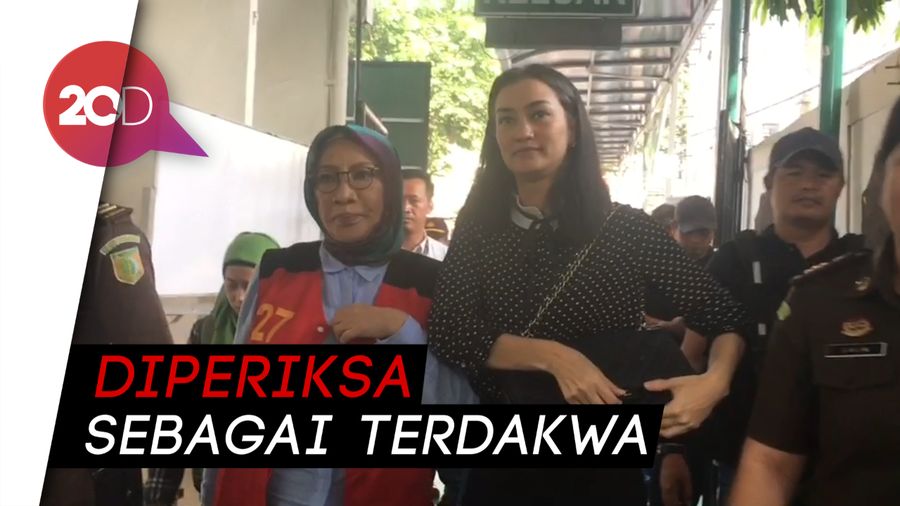 Ditemani Atiqah Hasiholan, Ratna Sarumpaet Siap Diperiksa