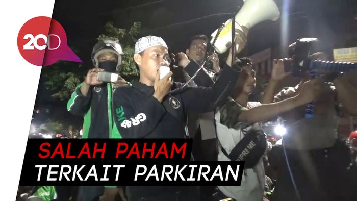Ribut-ribut Ojol Lawan Juru Parkir di Makassar