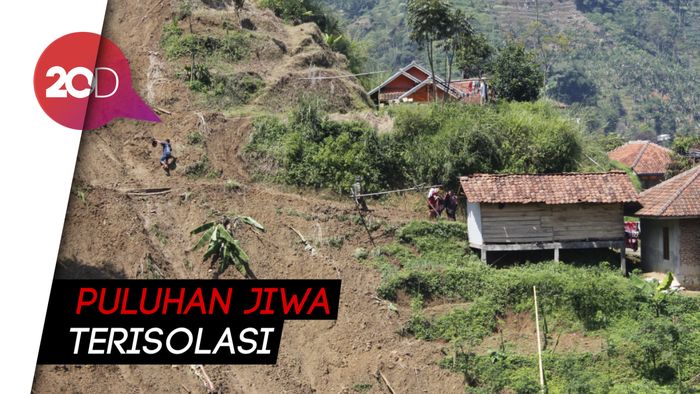 Tolong! Jalan Tertutup Longsor, Puluhan Warga Cililin Terisolasi