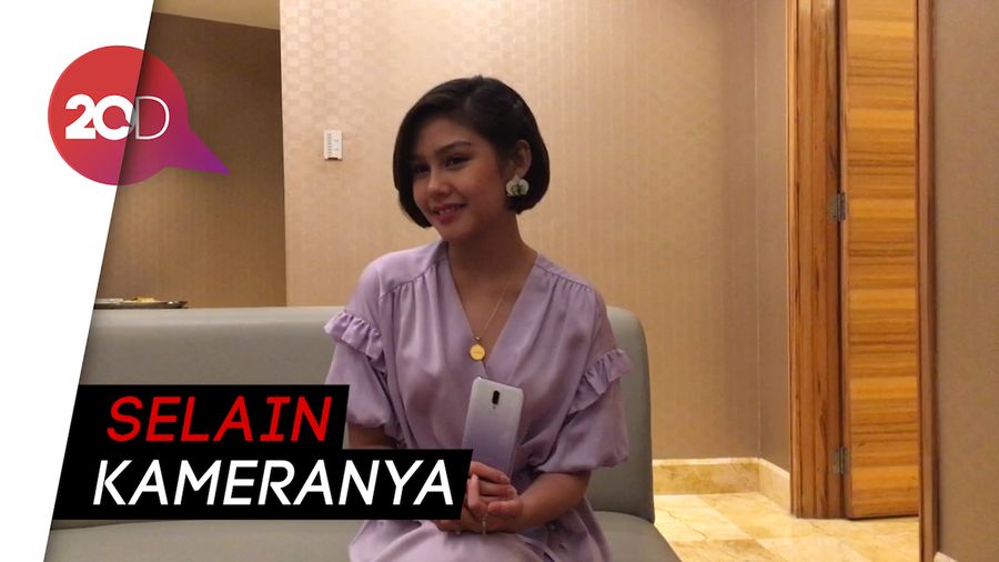 4 Hal Favorit Vanesha Prescilla dari Oppo F11 Jewelry White