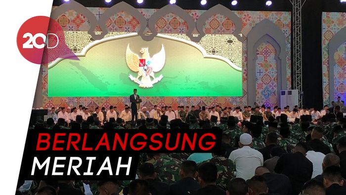 Disambut Selawat, Jokowi Bukber Bareng TNI-Polri