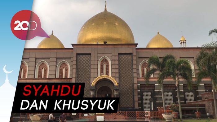  Mengintip Aktivitas Ngabuburit di Masjid Kubah Emas Depok 