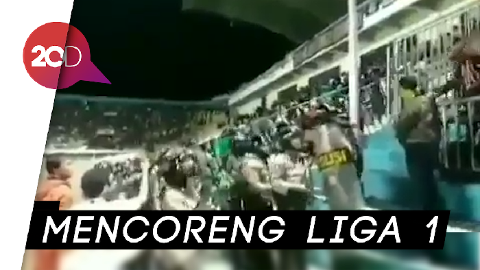 Ricuh Suporter di Laga PSS Sleman Vs Arema FC